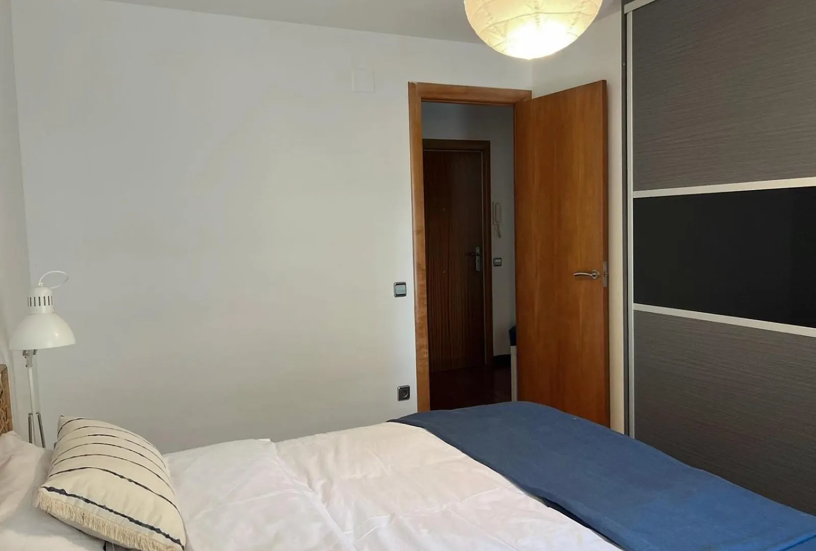 Modern Apartment By The Sea Near Barcelona Premia De Mar